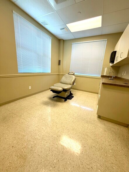 More Photos Of 2402 Frist Blvd, Fort Pierce Medical For Sale