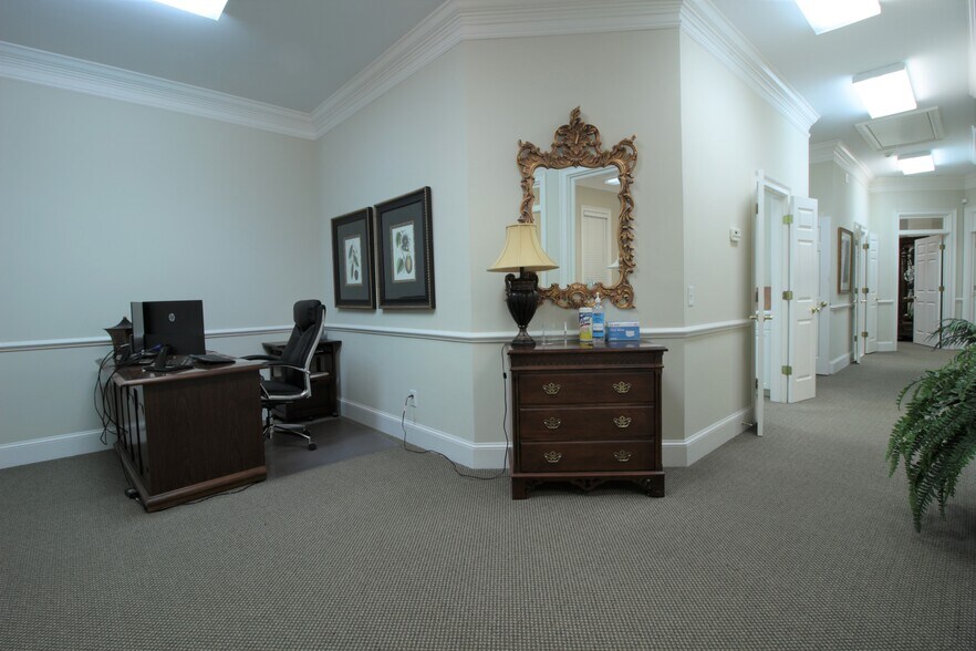 More Photos Of 3535 Roswell Rd, Marietta Office Residential For Lease
