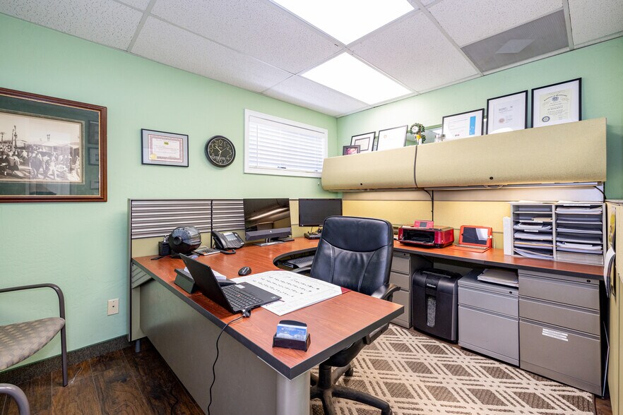 More Photos Of 116 S 1st St, Williams Office For Sale