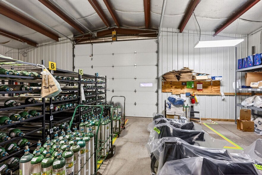 More Photos Of 1590 Macauley Ave, Rice Lake Flex For Sale