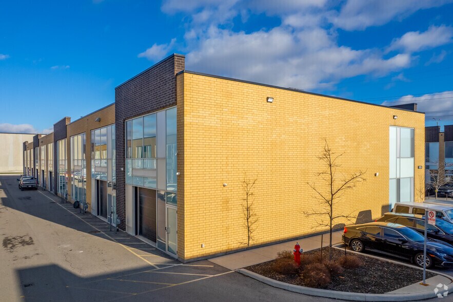 More Photos Of 1225 Queensway E, Mississauga Industrial For Sale