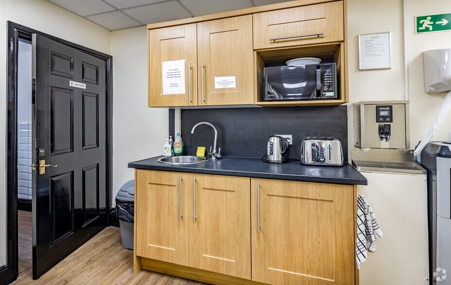 More Photos Of Mart Ln, Ormskirk Office For Lease