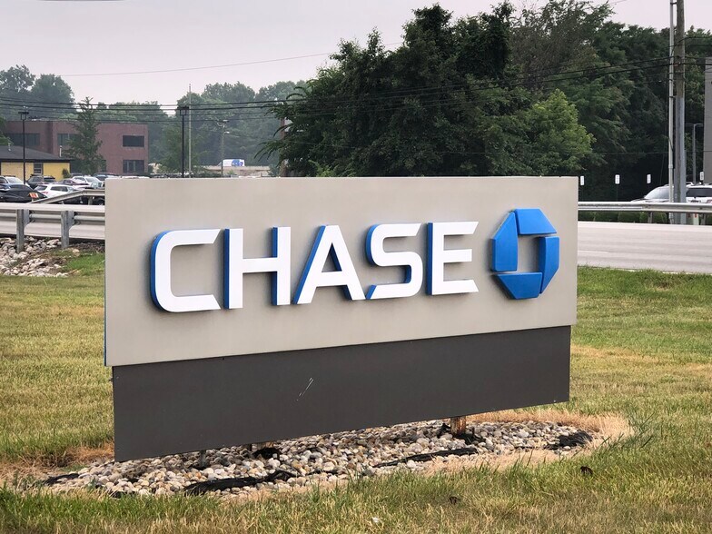 More Photos Of 7349-7481 N Shadeland Ave, Indianapolis Unknown For Lease