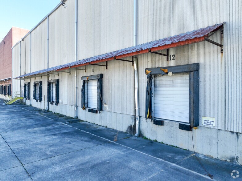 More Photos Of 315 Elizabeth St NW, Lenoir Manufacturing For Lease