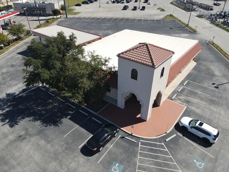 More Photos Of 420 N Weidner Rd, San Antonio Bank For Sale