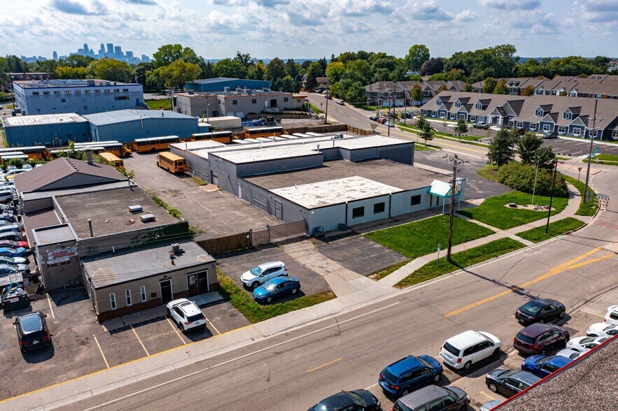 More Photos Of 636 NE 39th Ave, Minneapolis Manufacturing For Sale