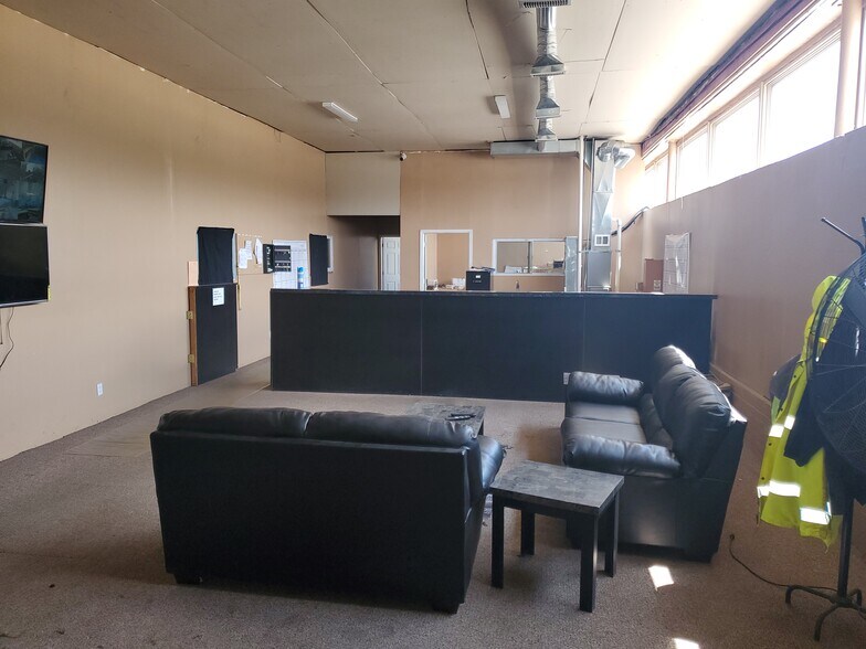 More Photos Of 4929 E McNichols Rd, Detroit Freestanding For Sale