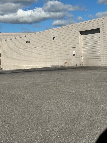 More Photos Of 347-374 Lang Blvd, Buffalo Light Distribution For Lease