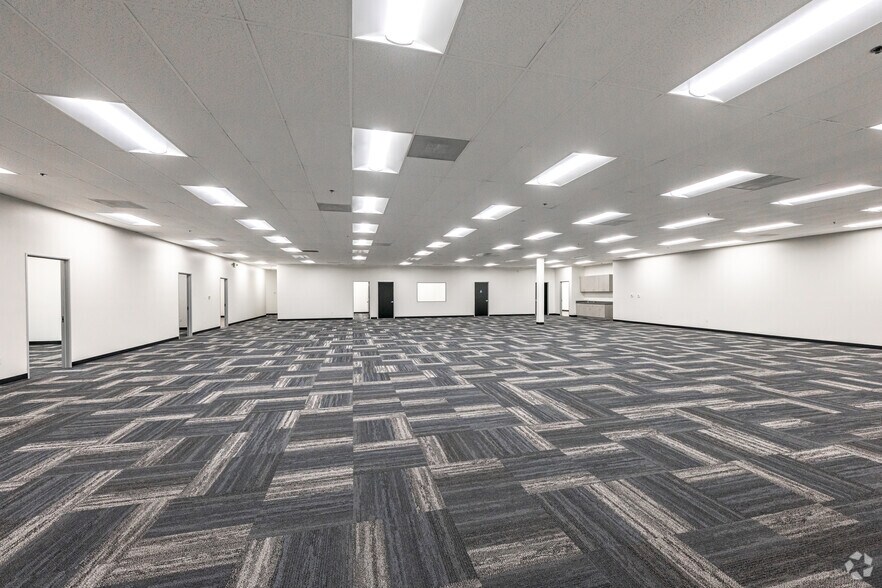 More Photos Of 458-486 E Lambert Rd, Fullerton Distribution For Lease