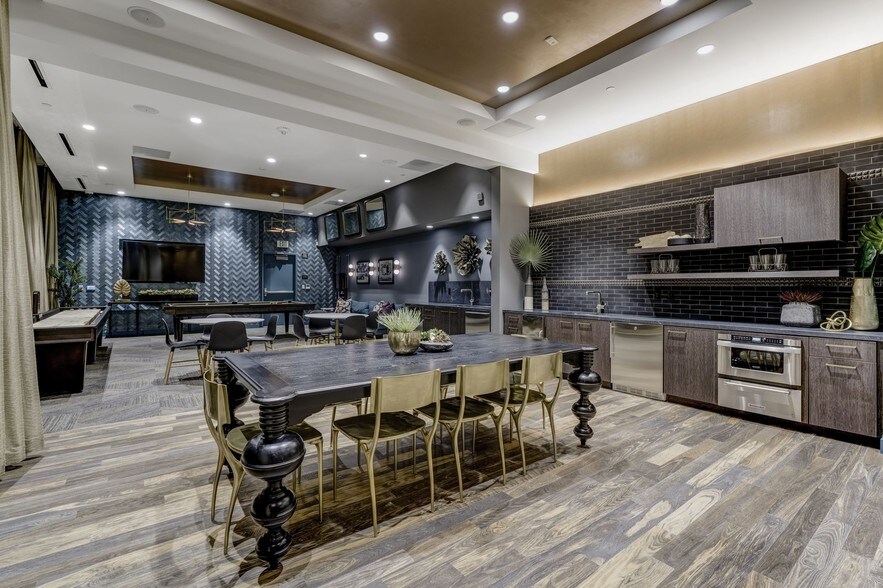 More Photos Of 1640 Broadway, Oakland Apartments For Lease