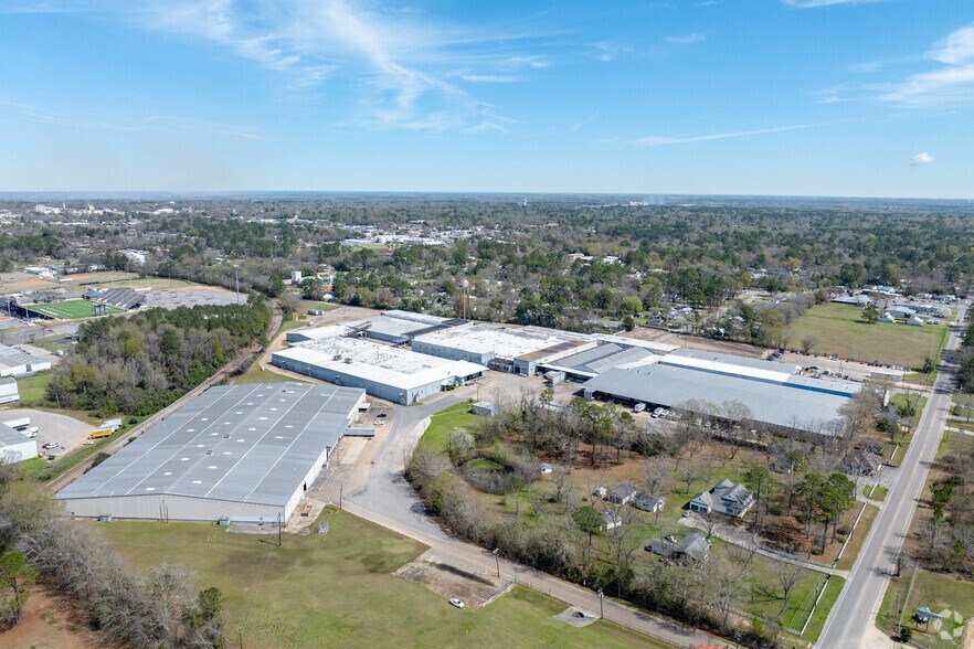 More Photos Of 119 Anderson Ct, Dothan Warehouse For Lease