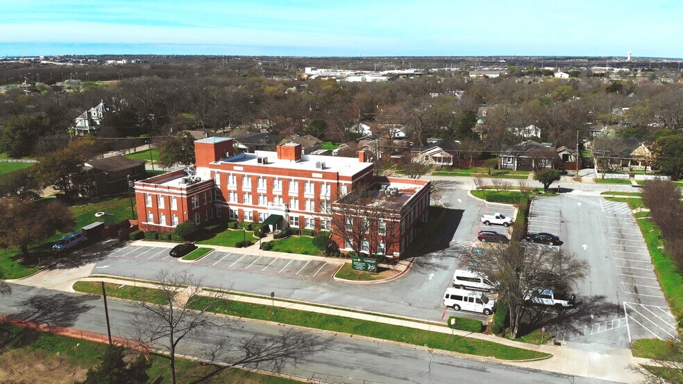 More Photos Of 808 S College St, McKinney Office For Sale