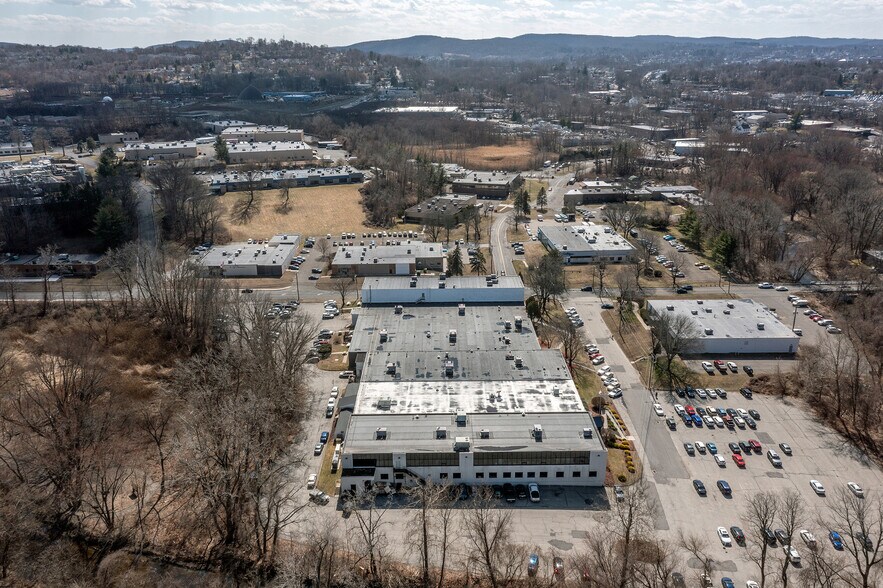 More Photos Of 1-3 Corporate Dr, Danbury Light Manufacturing For Sale