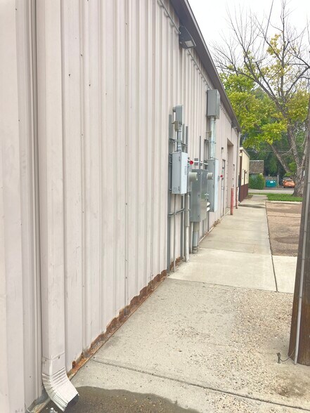 More Photos Of 127-129 S Cleveland Ave, Loveland Showroom For Lease