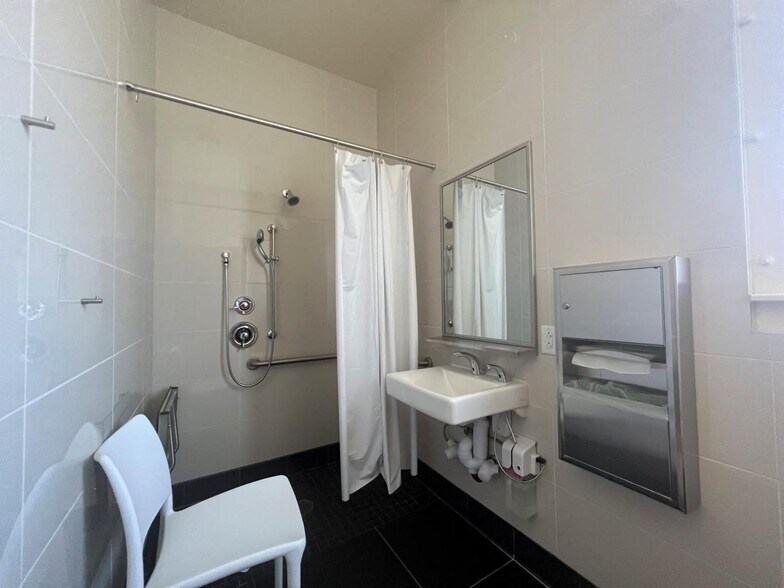 More Photos Of 1163-1167 Gorgas Ave, San Francisco Unknown For Lease