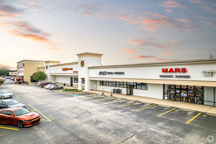 More Photos Of 13711-13897 Southwest Fwy, Sugar Land Unknown For Lease