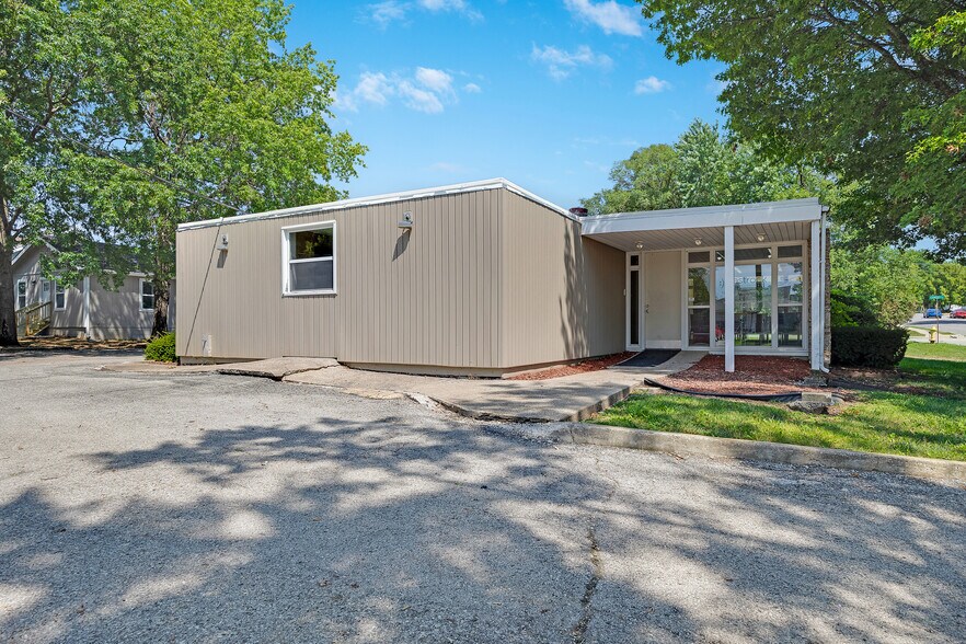 More Photos Of 405 Cedar St, Pleasant Hill Medical For Sale