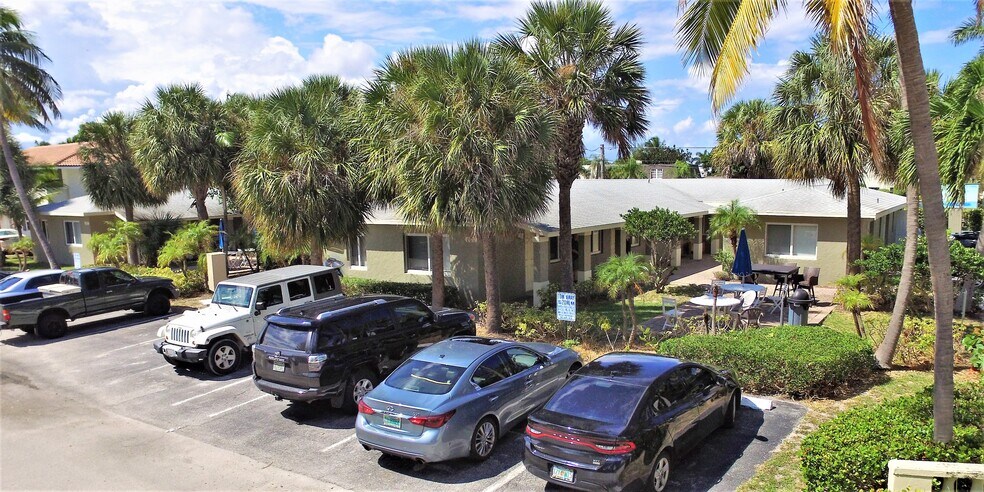 More Photos Of 101-107 Tacoma Ln, West Palm Beach Apartments For Lease