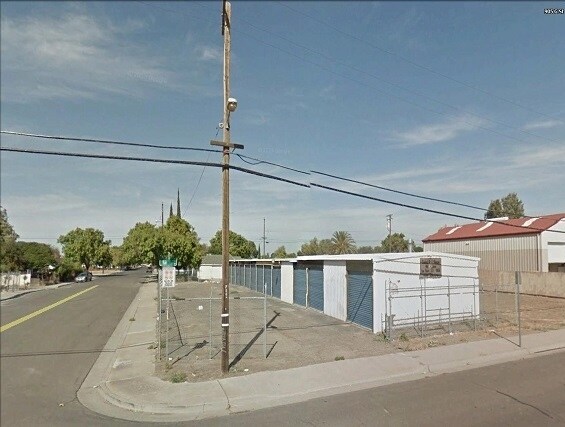 More Photos Of 906 G St, Los Banos Self Storage For Lease