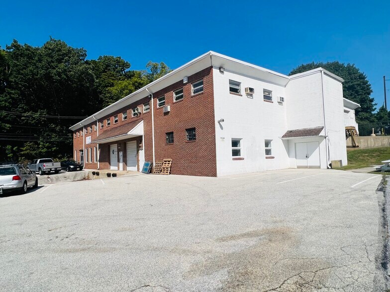 Primary Photo Of 30-80 Pennsylvania Ave, Malvern Flex For Lease