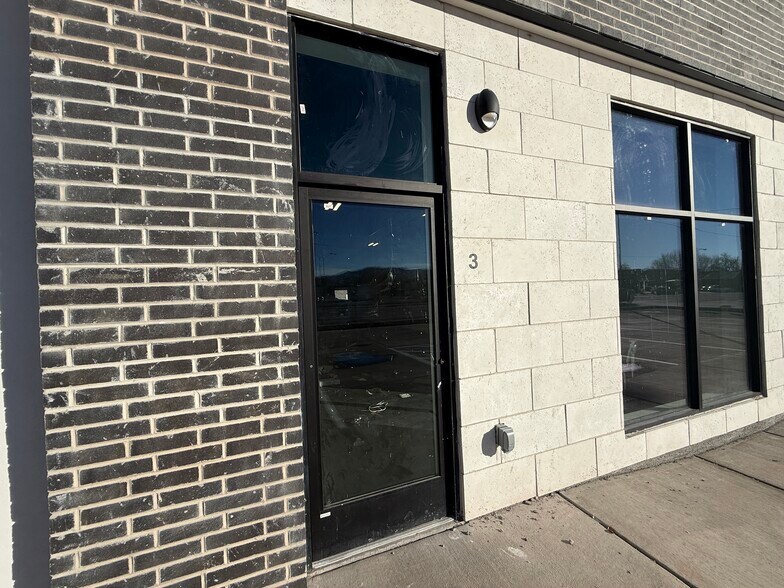 More Photos Of 385 S Main St, Richfield Storefront For Lease