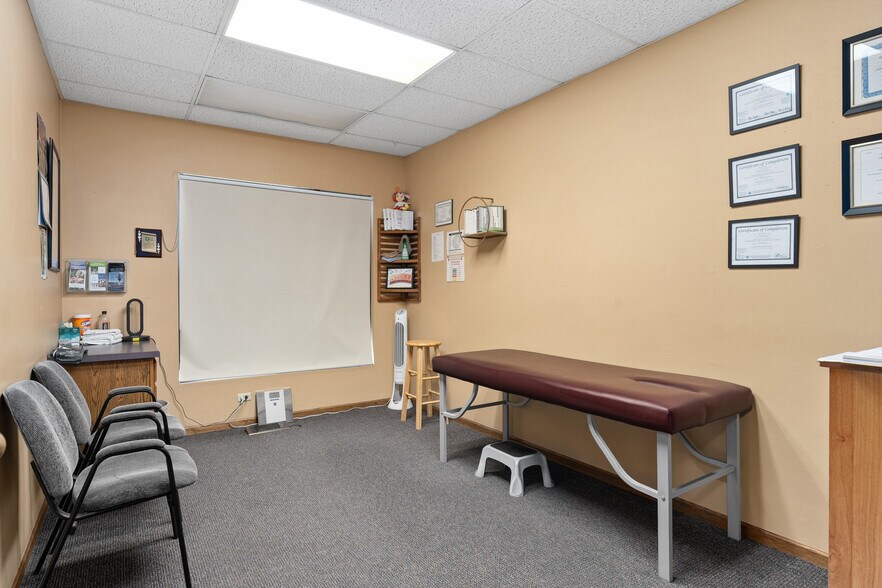 More Photos Of 822-826 S Hastings Way, Eau Claire Medical For Sale