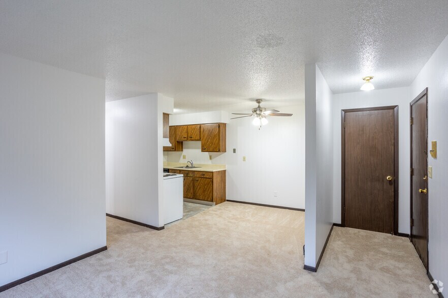 More Photos Of 25-85 Aossey Ln SW, Cedar Rapids Apartments For Sale