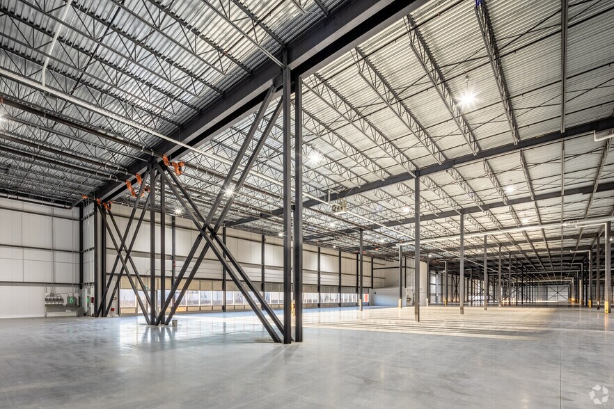 More Photos Of 1075 Boul Bd Gérard-Cadieux, Salaberry-de-valleyfield Distribution For Sale