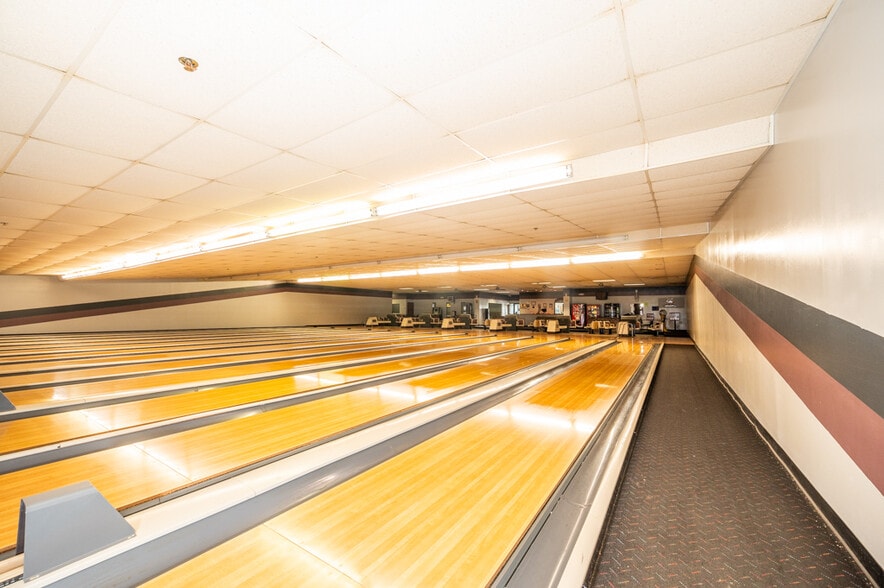 More Photos Of 1849 Gardner Ln NW, Corydon Sports And Entertainment For Sale