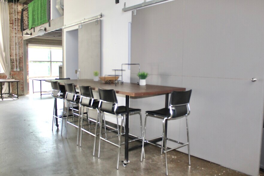 More Photos Of 949 W Marietta St NW, Atlanta Office For Lease