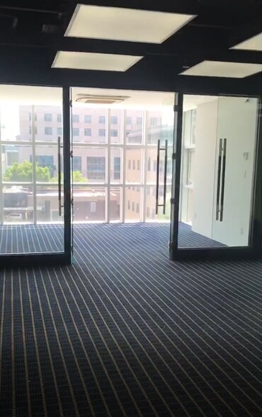 More Photos Of 136-33 37th Ave, Flushing Medical For Sale