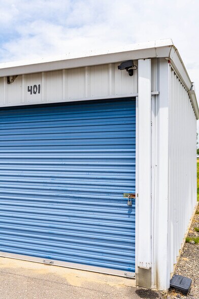 More Photos Of 1067 N Mission Rd, Mount Pleasant Self Storage For Sale