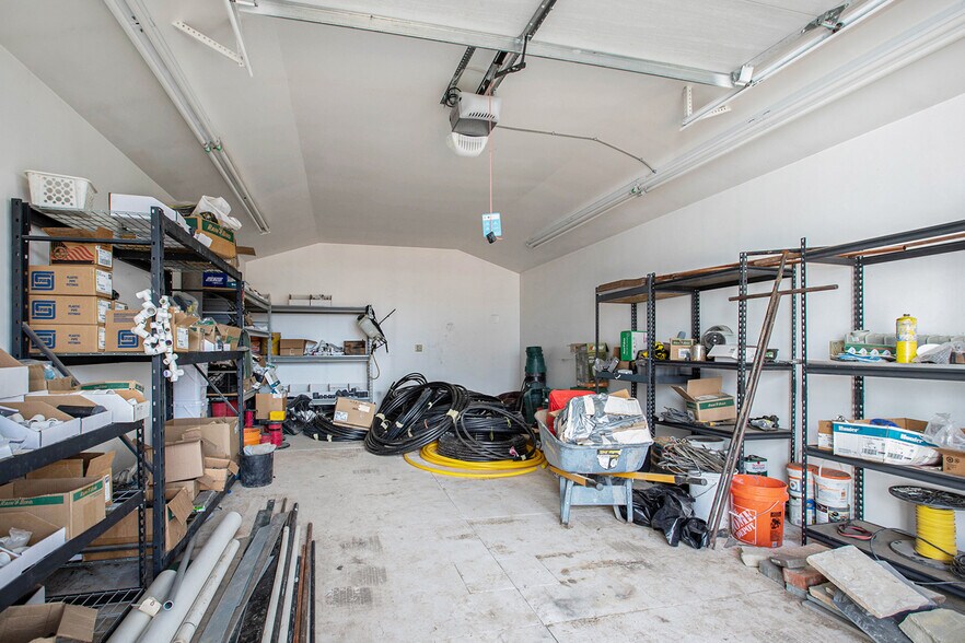 More Photos Of 13118 N Highland Cir, Littleton Warehouse For Lease
