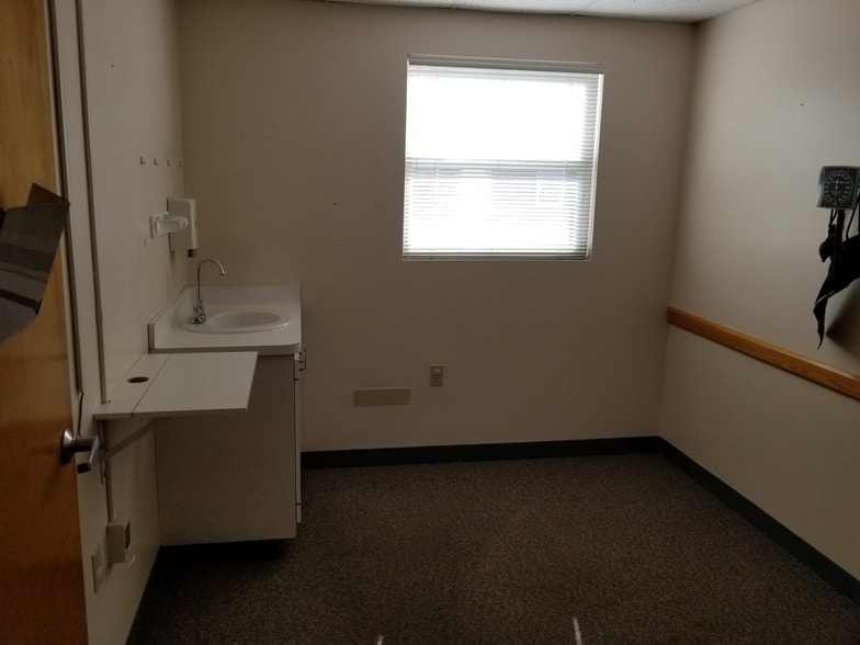 More Photos Of 1351 Main St, Brockton Medical For Lease