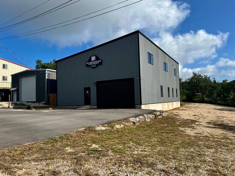 More Photos Of 15014 Iowa St, Austin Office Residential For Sale