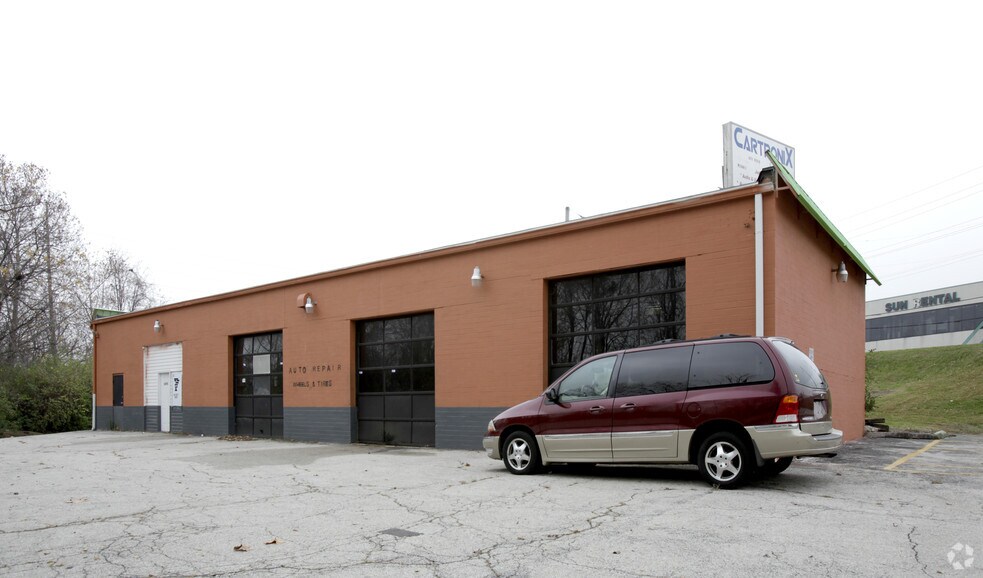 More Photos Of 11717 St. Charles Rock Rd, Bridgeton Auto Repair For Lease