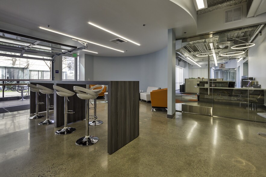 More Photos Of 2180 Harvard St, Sacramento Office For Lease