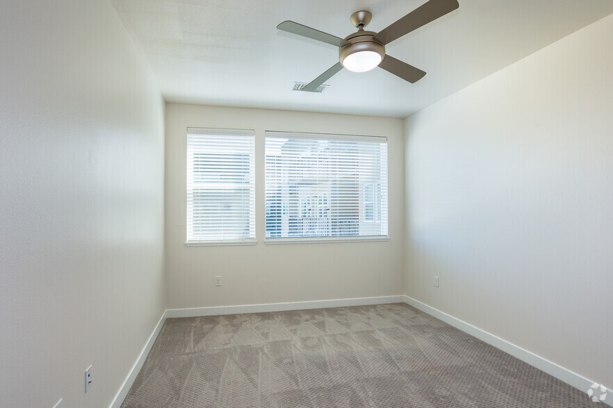 More Photos Of 2401 Blake St, Denver Apartments For Lease