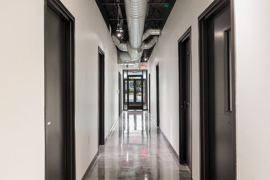 More Photos Of 804 Pecan Blvd, McAllen Coworking Space