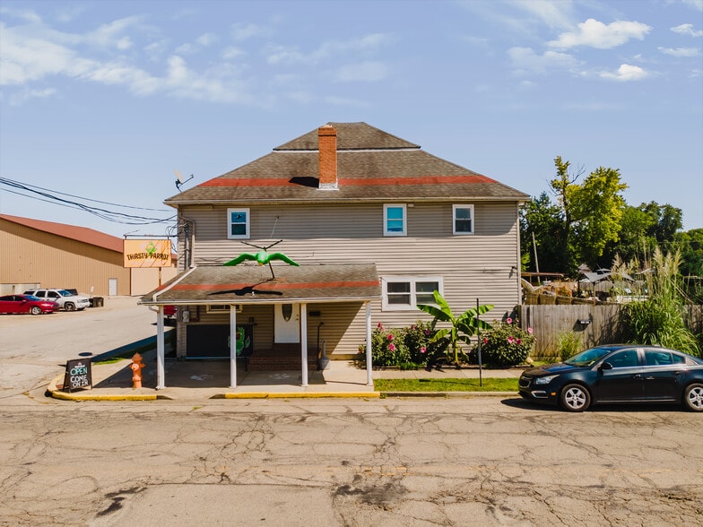 Primary Photo Of 706 S Washington St, Circleville Bar For Sale