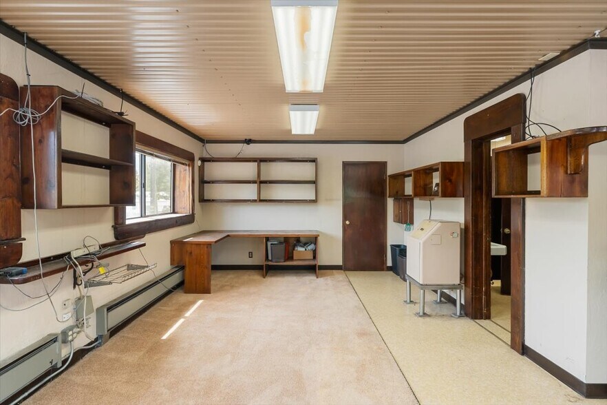More Photos Of 360 College Ave, Weed Showroom For Sale