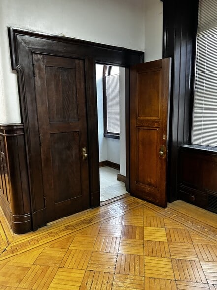 More Photos Of 418 Grand St, Paterson Self Storage For Lease