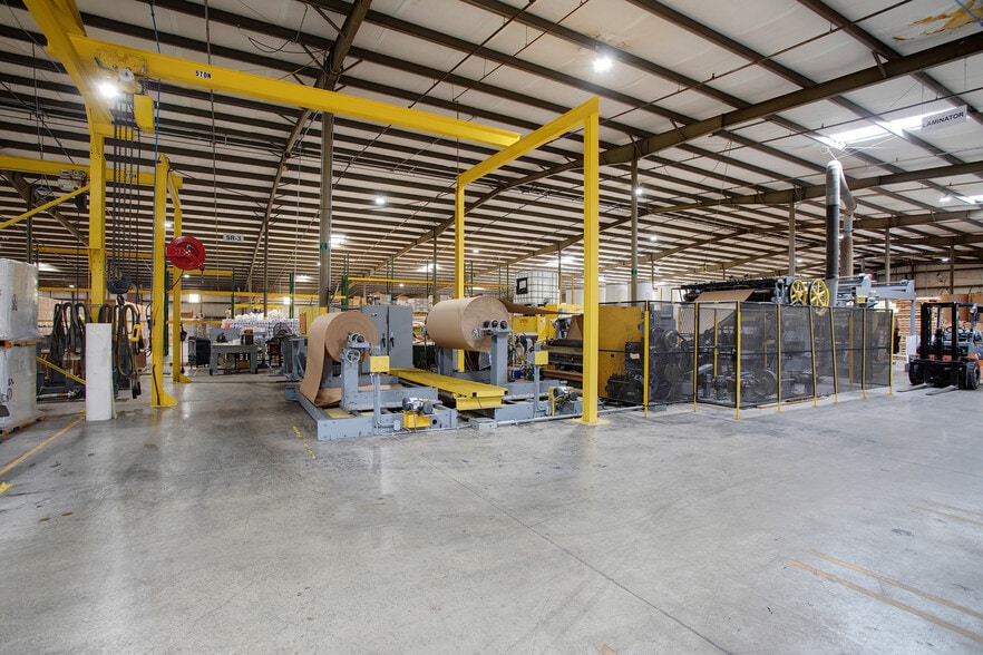 More Photos Of 112 Tennessee Blvd, Watertown Manufacturing For Sale