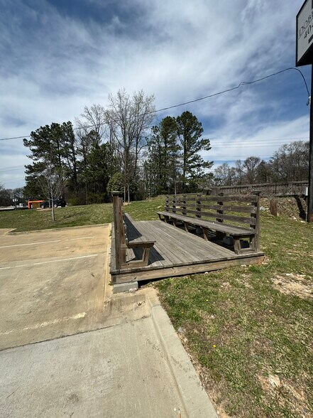 More Photos Of 1130 Chattahoochee Ave NW, Atlanta General Retail For Lease