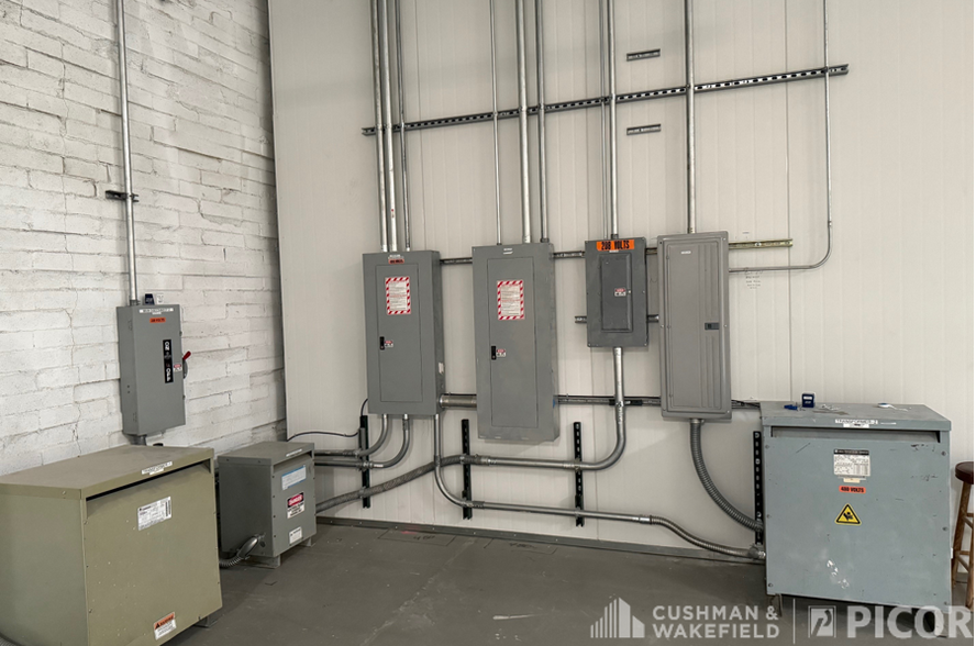 More Photos Of 546 E 25th St, Tucson Manufacturing For Lease