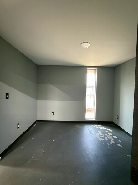 More Photos Of 4127 Weslow St, Houston Industrial For Lease