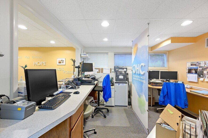 More Photos Of 71 E Hollister St, Cincinnati Medical For Lease