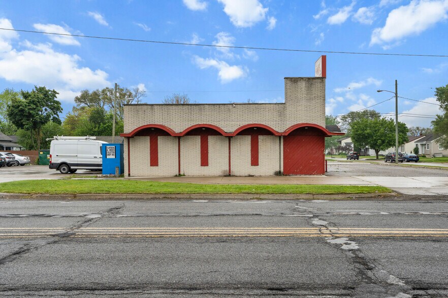 More Photos Of 15163 E 10 Mile Rd, Eastpointe Freestanding For Sale