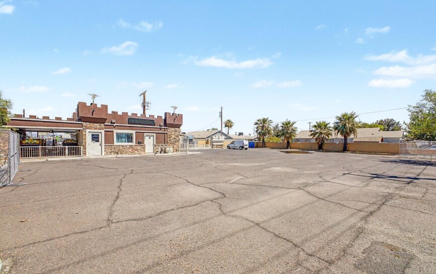 More Photos Of 801 E Broadway Rd, Mesa Fast Food For Sale