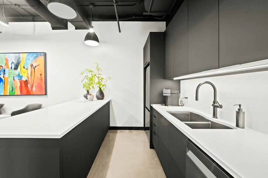 More Photos Of 63 6 Th Av W, Vancouver Medical For Sale